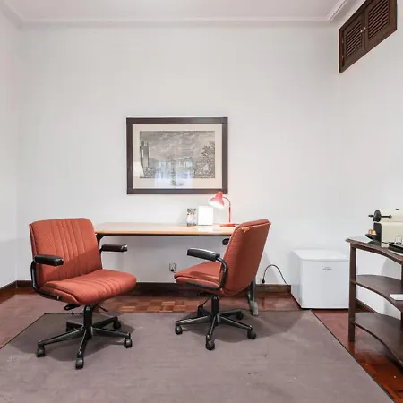 Office Suits In Flores By D&s 3*