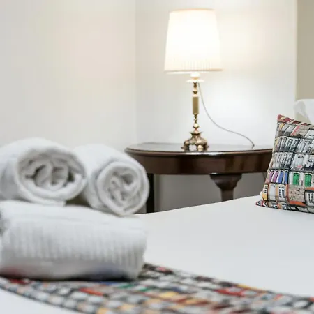 Office Suits In Flores By D&s Gasthof Porto