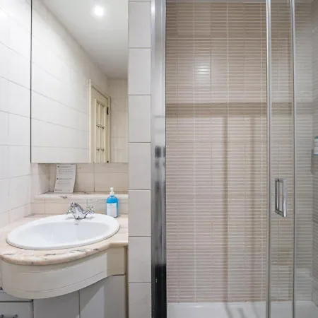 Guest house Office Suits In Flores By D&s 3*