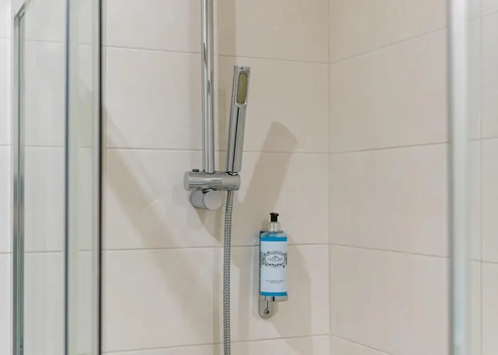 Office Suits In Flores By D&s Pensionat 3*