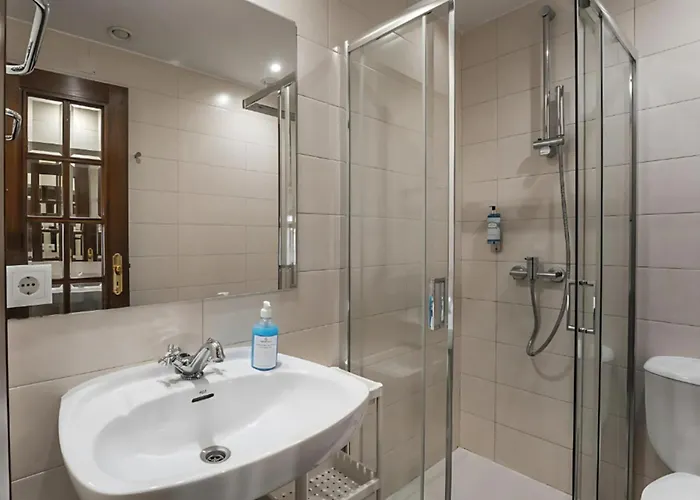 Pensionat Office Suits In Flores By D&s