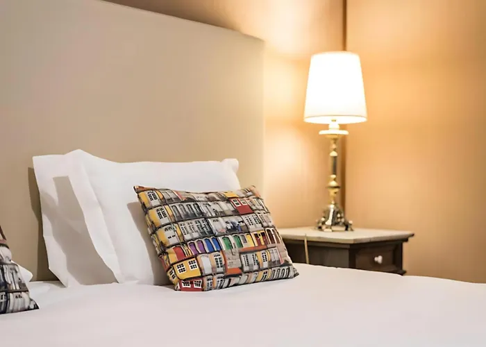 Office Suits In Flores By D&s 3* ポルト