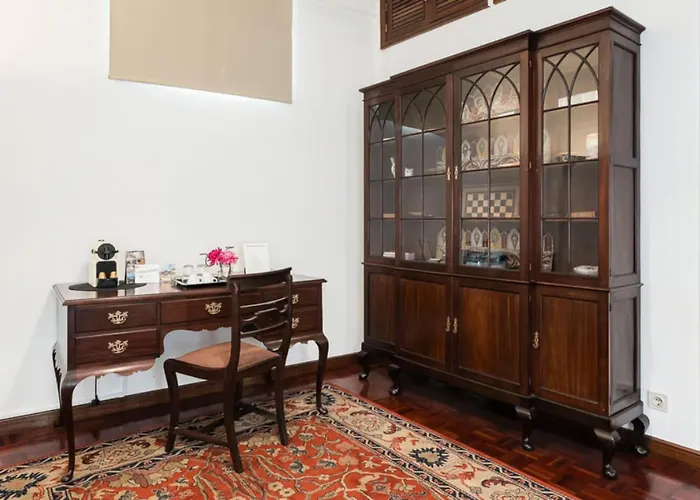 Office Suits In Flores By D&s 3* ポルト