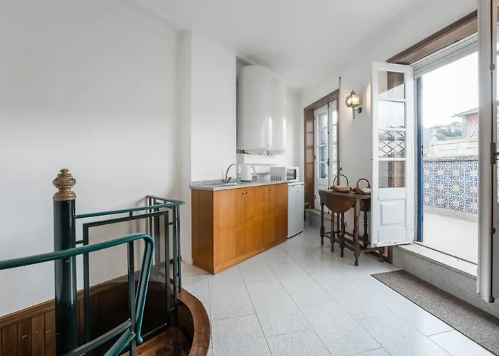 Office Suits In Flores By D&s Pensionat Oporto