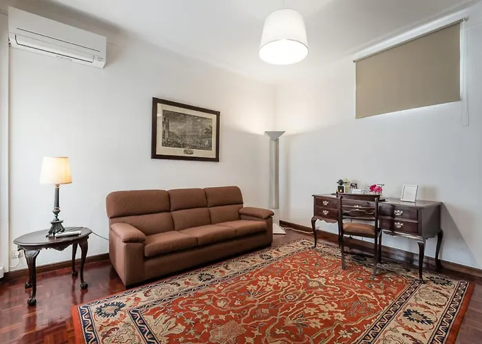 Pensionat Office Suits In Flores By D&s 3*