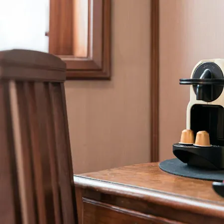 Affittacamere Office Suits In Flores By D&s