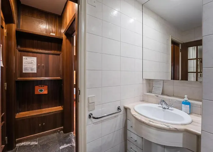 Office Suits In Flores By D&s 3*