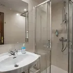 Office Suits In Flores By D&s 3*