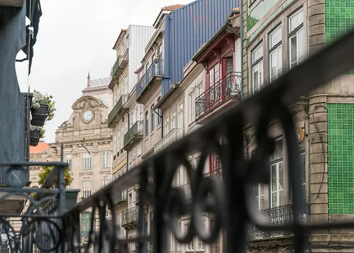 Office Suits In Flores By D&s 3* ポルト